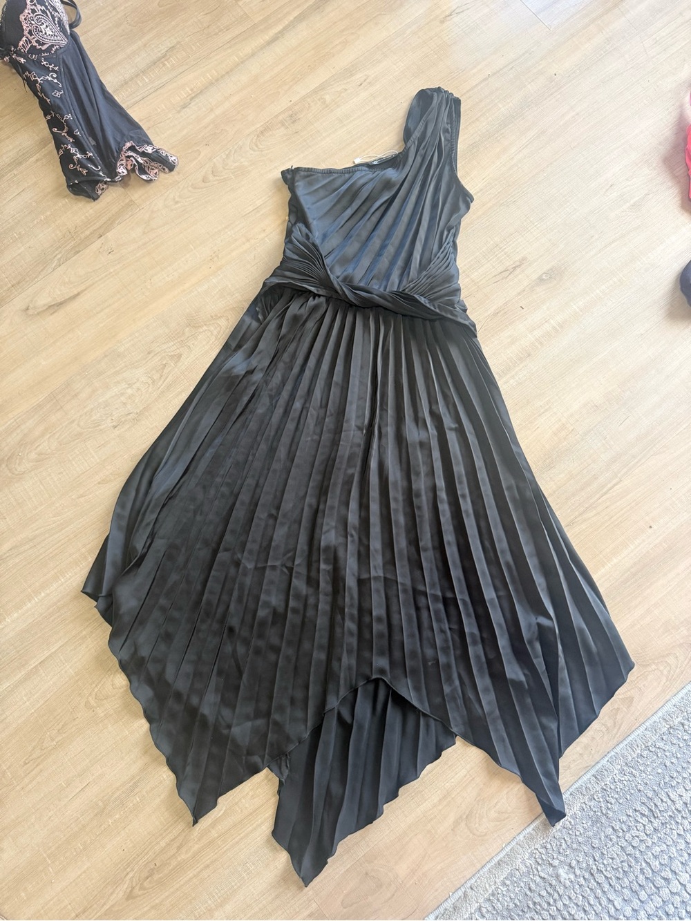 Asymmetric One-Shoulder Black Pleated Evening Dress